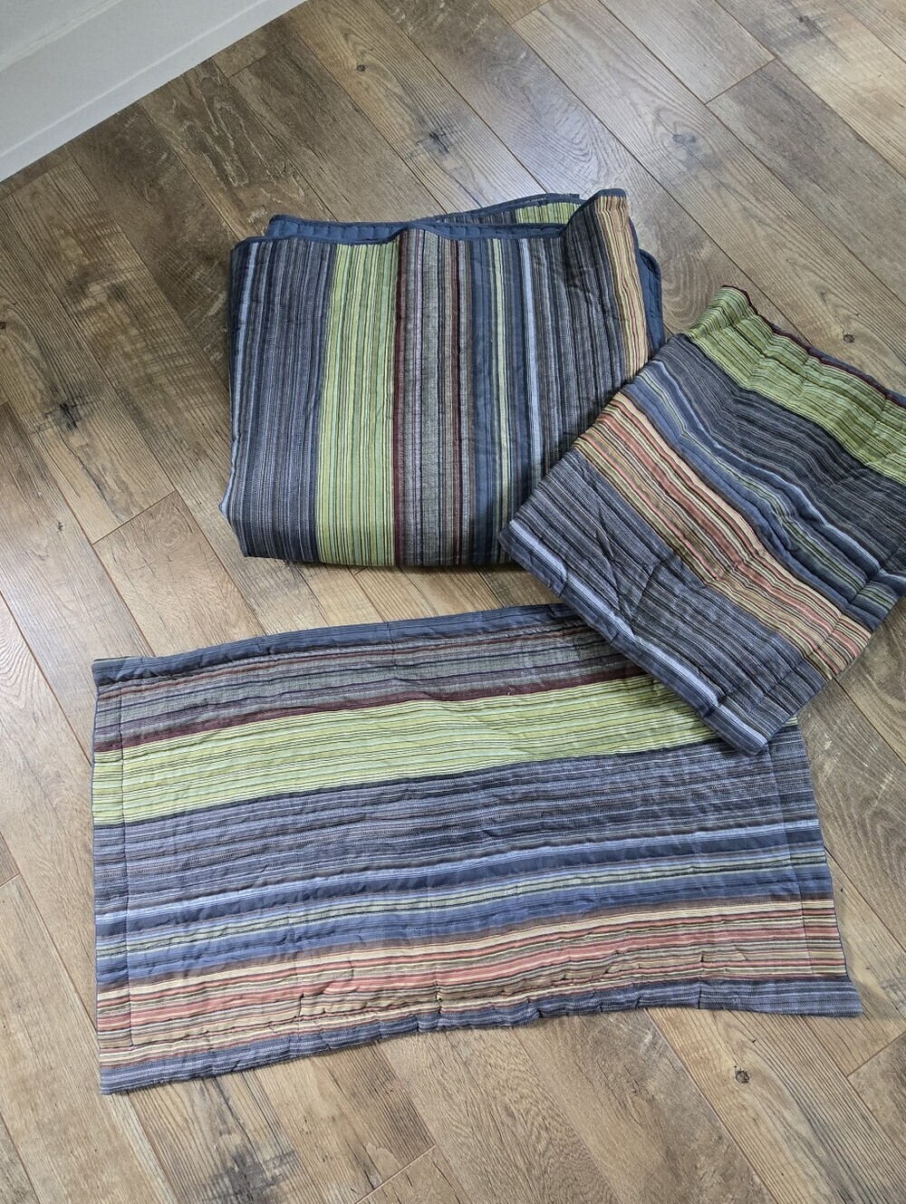 Colorful Quilt And Sham Set